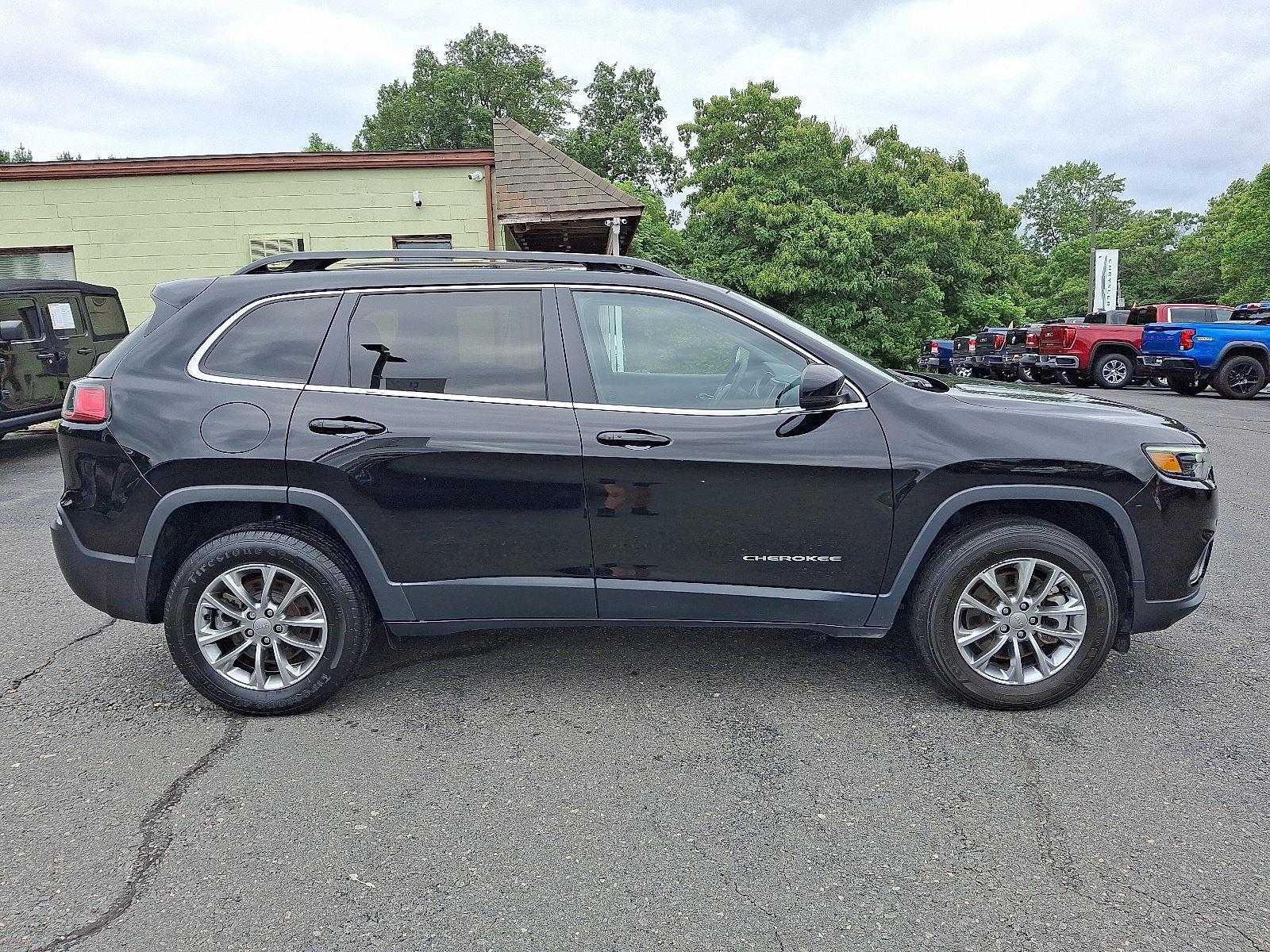 2022 Jeep Cherokee Latitude Lux photo 8
