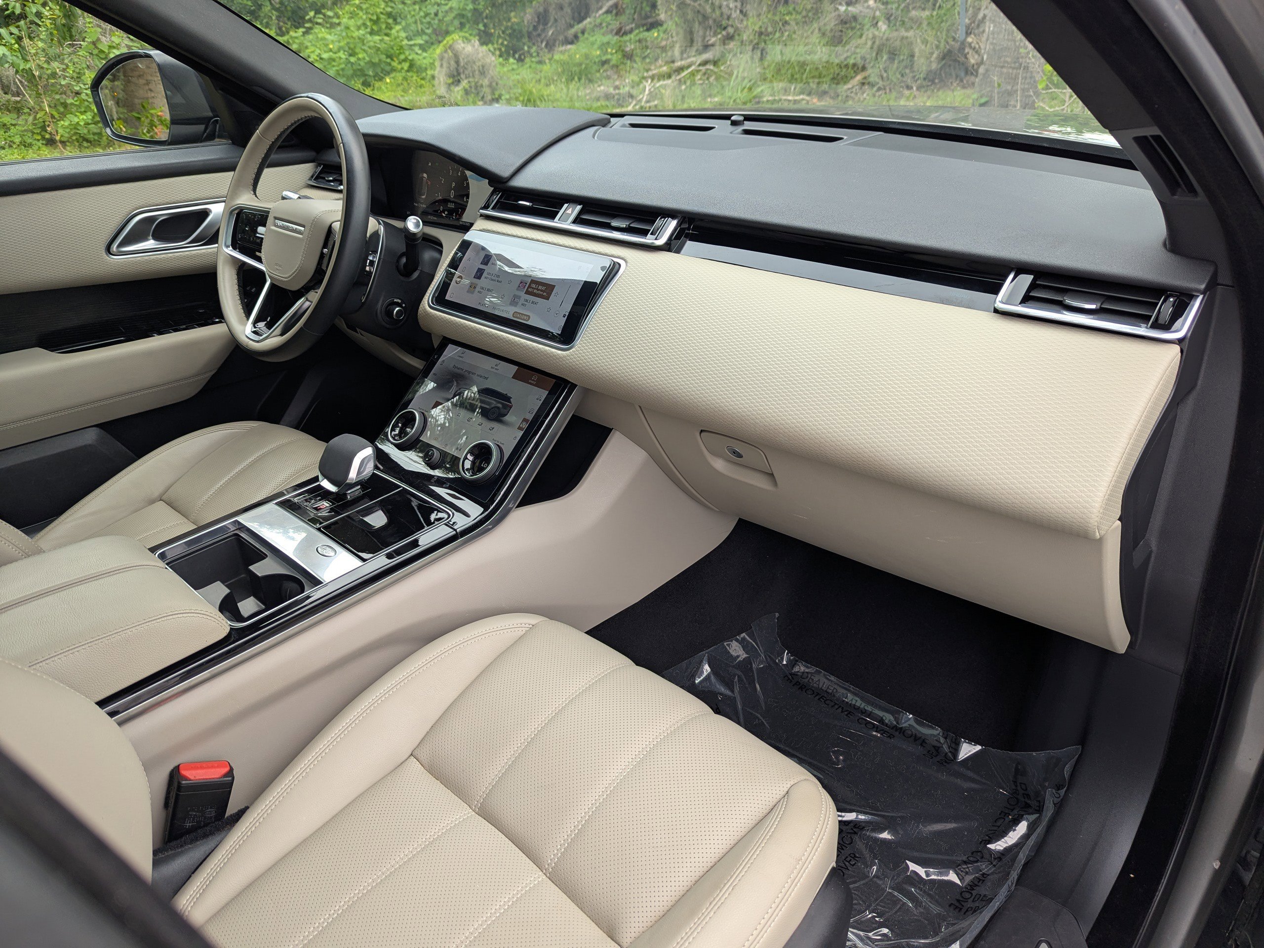 2021 Land Rover Range Rover Velar R-Dynamic S photo 12