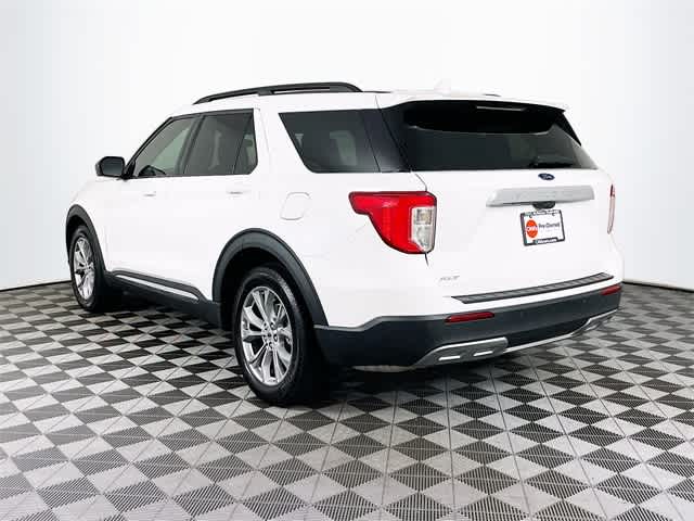 2024 Ford Explorer XLT photo 2