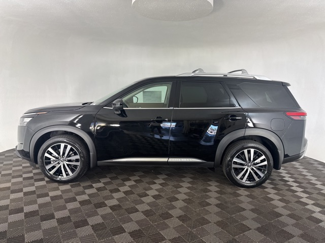 2025 Nissan Pathfinder Platinum photo 5