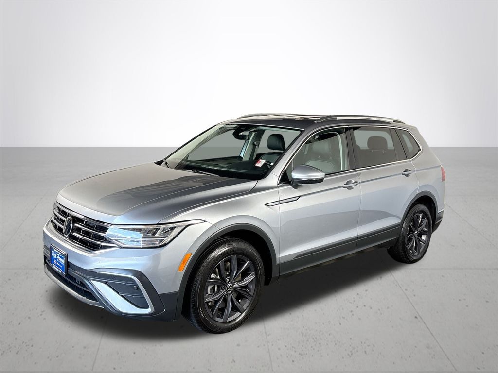 2024 Volkswagen Tiguan SE Wolfsburg Edition photo 2