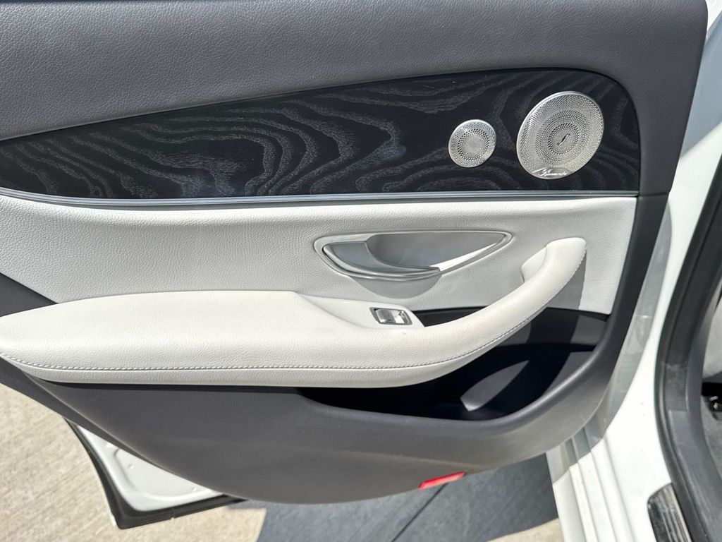 2021 Mercedes Benz E 350 4MATIC photo 9