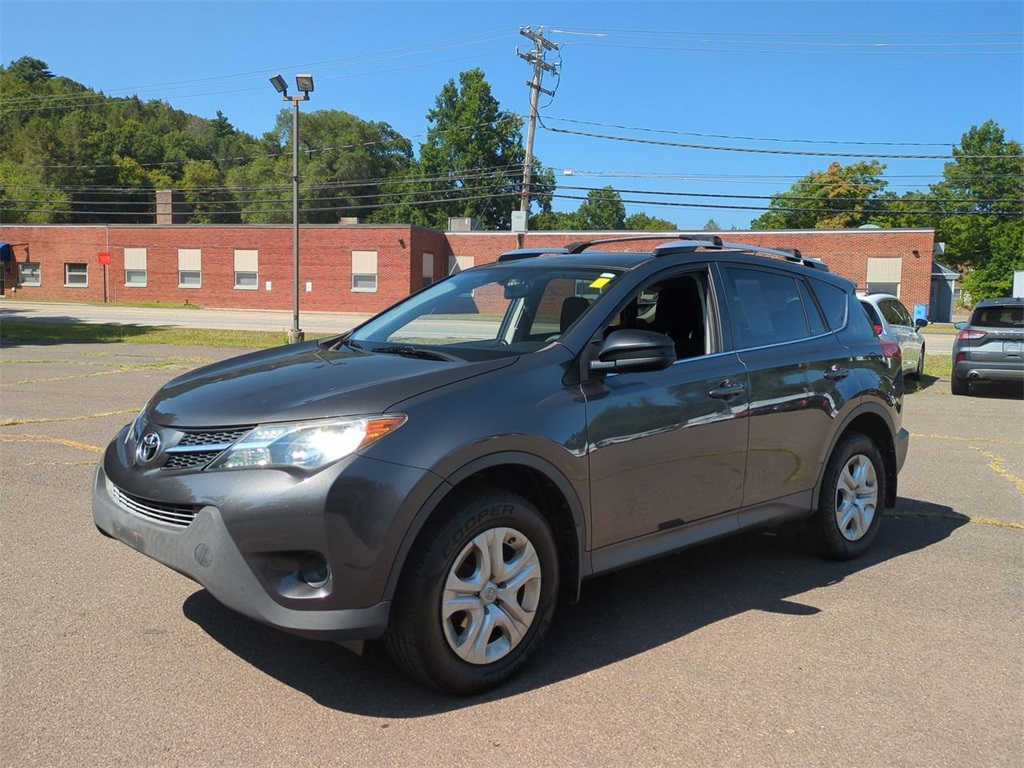 2014 Toyota RAV4 LE photo 8