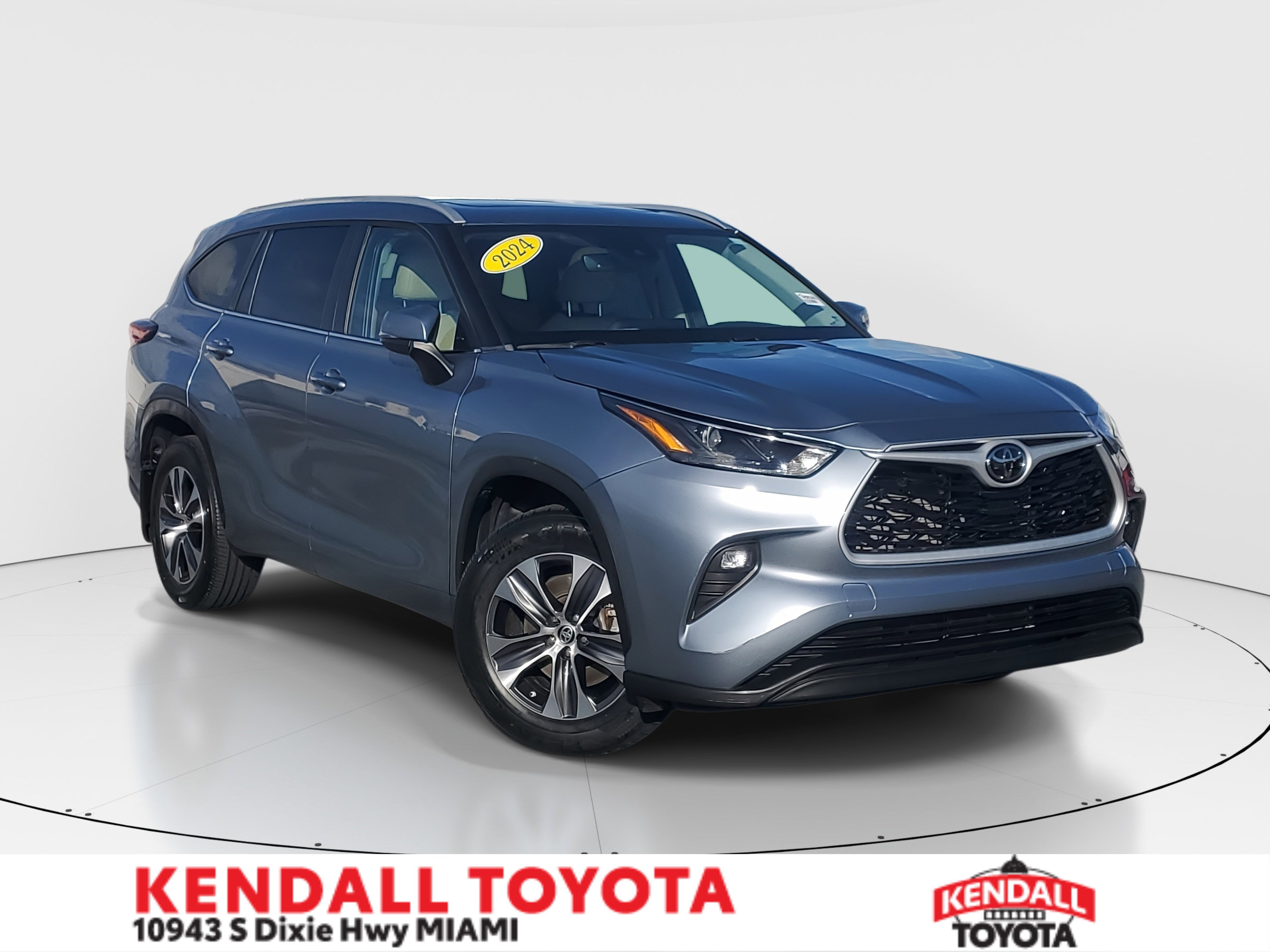 2024 Toyota Highlander XLE's photo