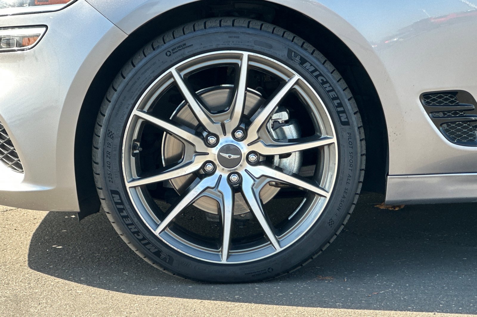 2023 Genesis G70 2.0T photo 23