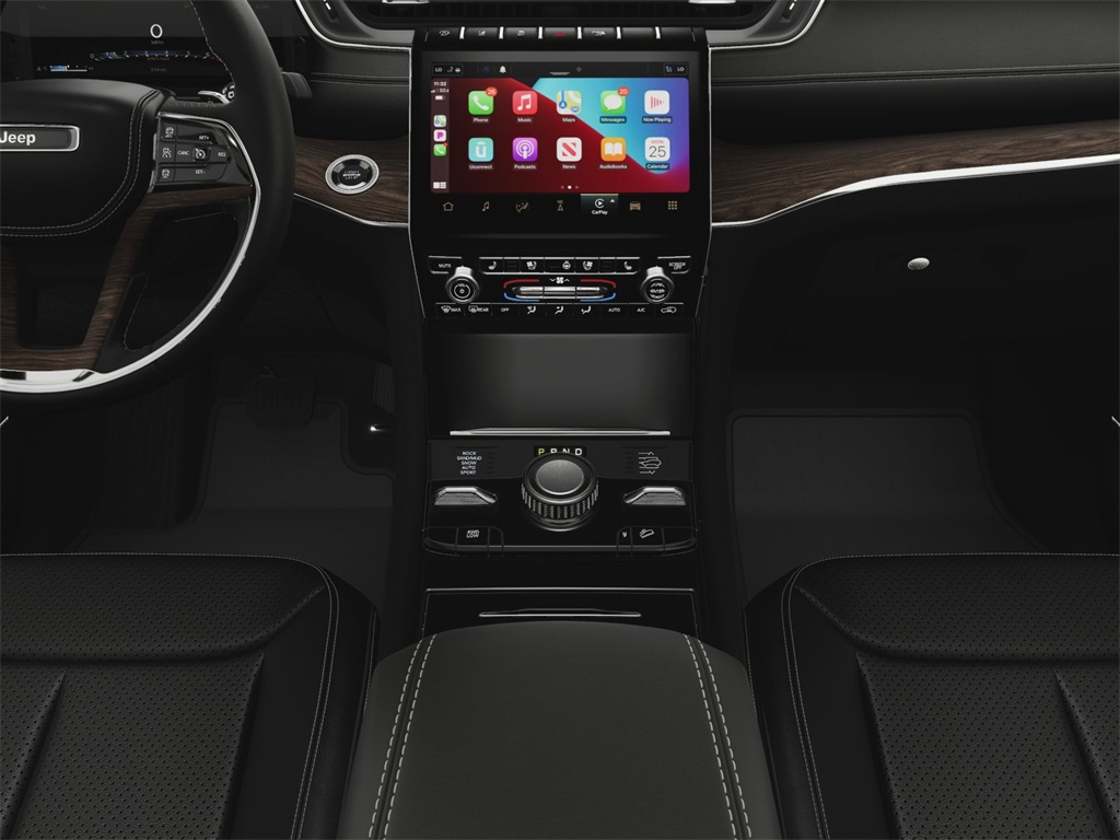 2025 Jeep Grand Cherokee Overland photo 22