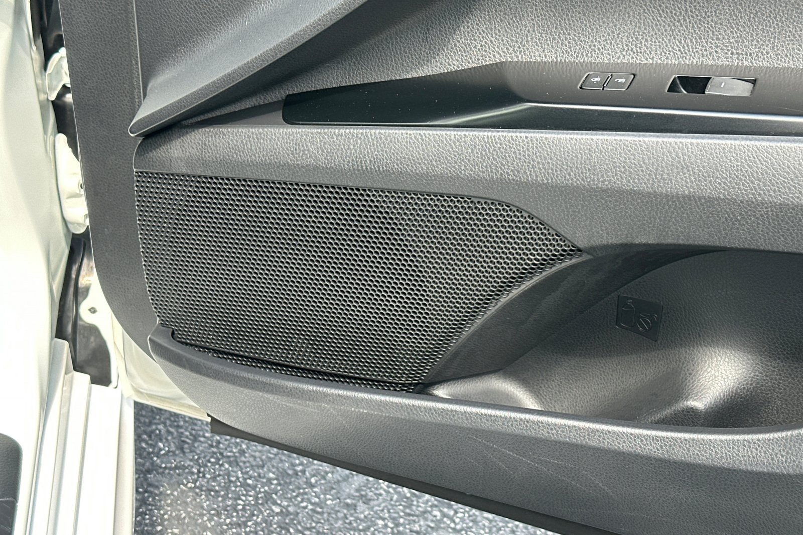 2025 Toyota Camry SE photo 20