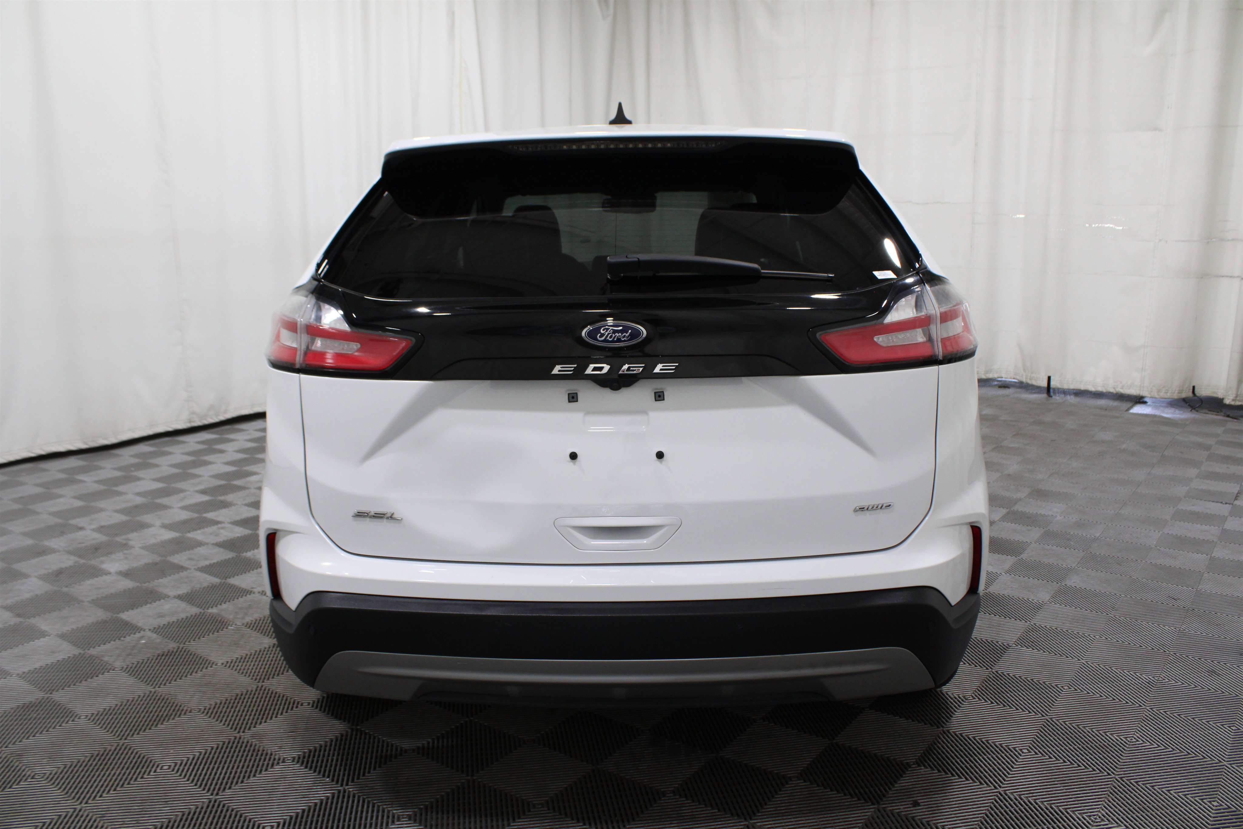 2023 Ford Edge SEL photo 17