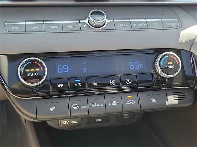 2025 Hyundai Elantra SEL Sport photo 13