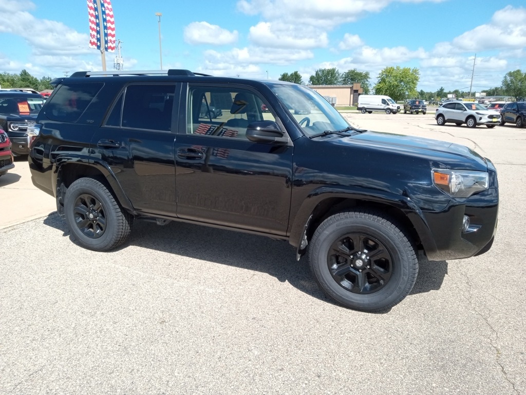 2023 Toyota 4Runner SR5 photo 3