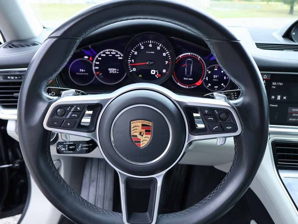 2018 Porsche Panamera Base 4 photo 26