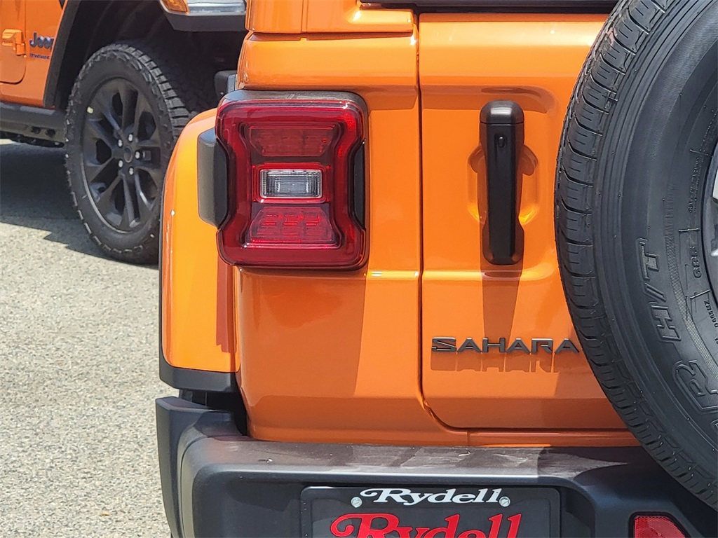 2025 Jeep Wrangler Sahara photo 6