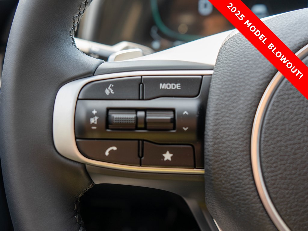 2025 Kia Sportage EX photo 18