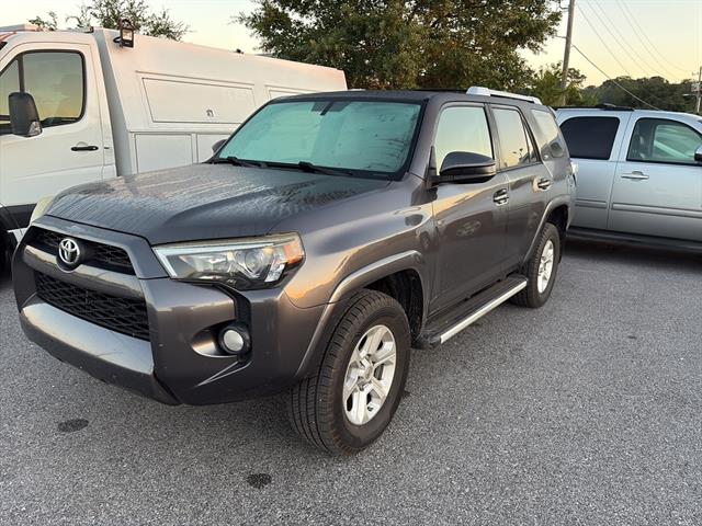 2015 Toyota RAV4 LE photo 3