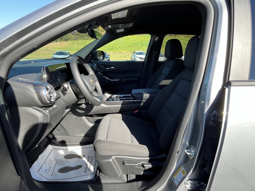 2026 Chevrolet Equinox LT photo 3