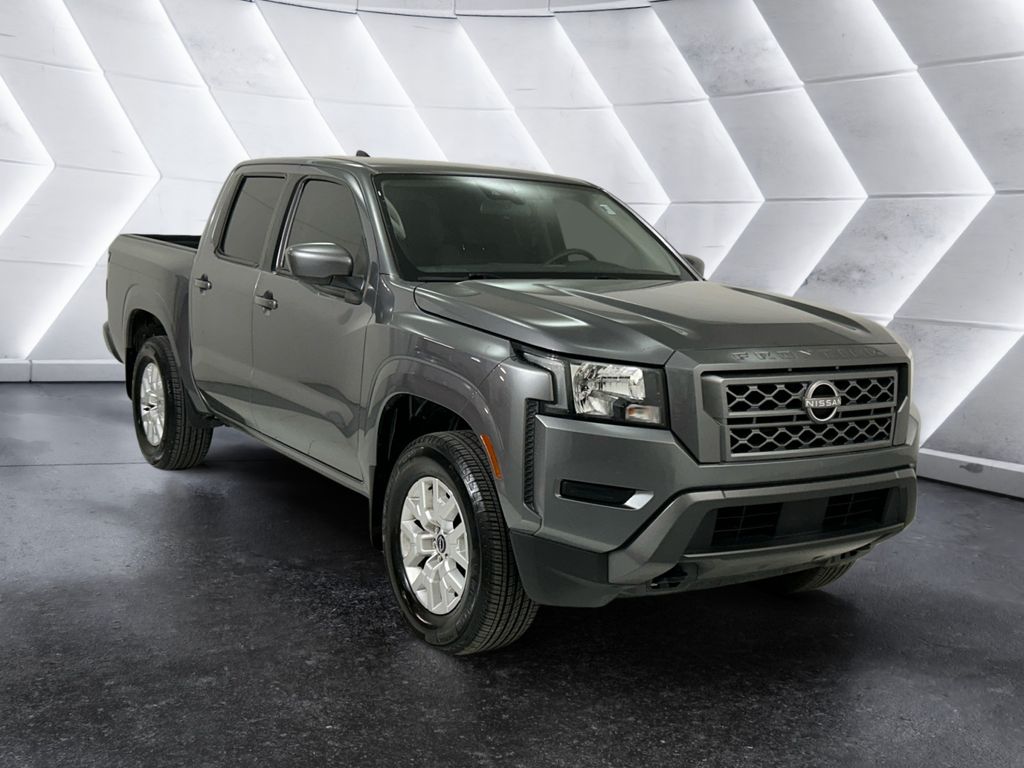 2022 Nissan Frontier SV's photo