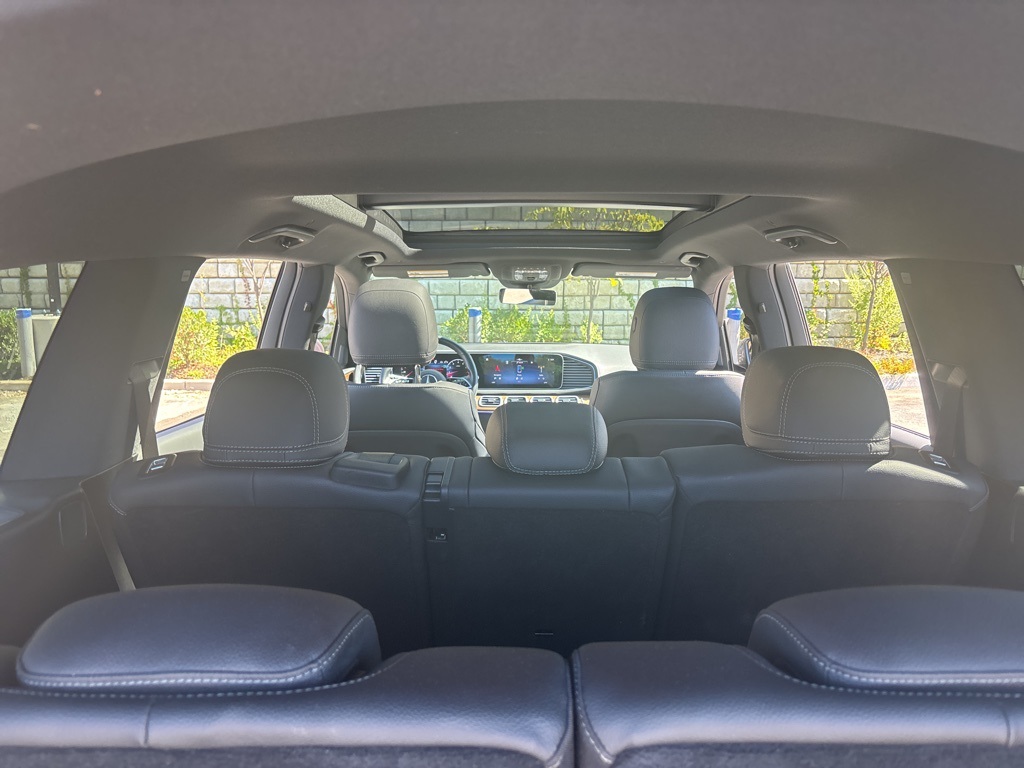 2025 Mercedes Benz GLS 450 4MATIC photo 7
