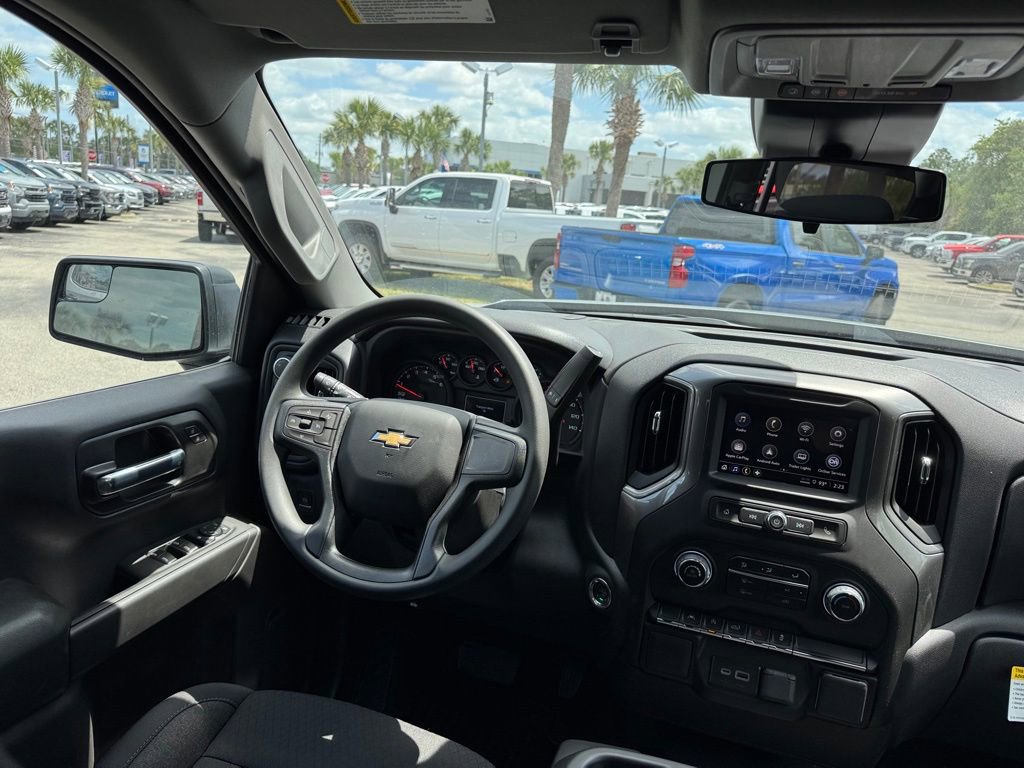 2025 Chevrolet Silverado 1500 Custom photo 18