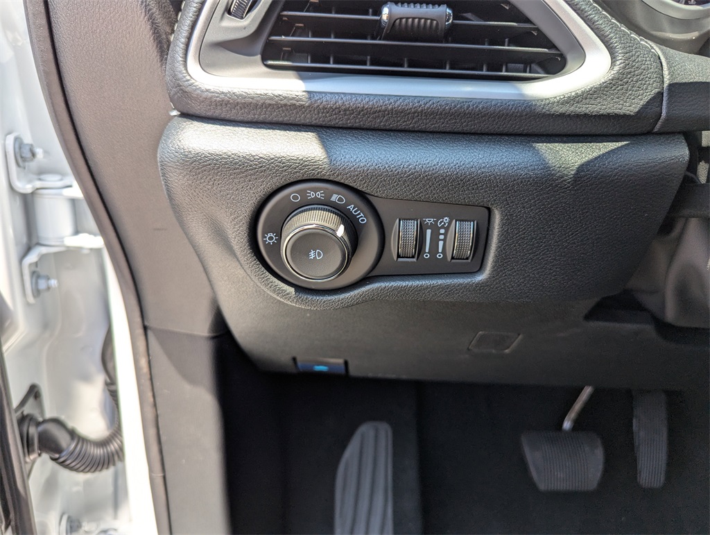 2026 Chrysler Pacifica photo 18