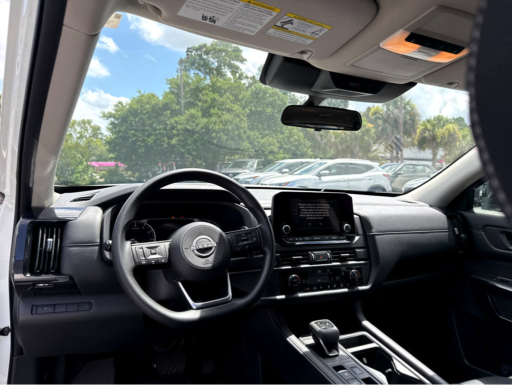 2024 Nissan Pathfinder S photo 4