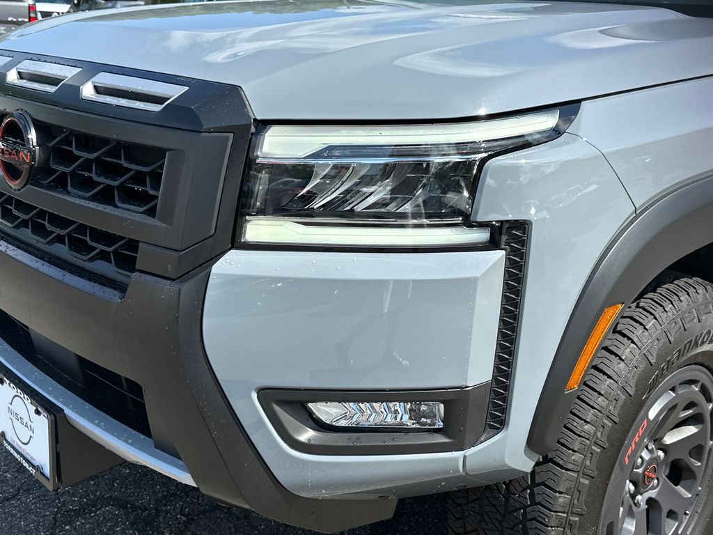 2025 Nissan Frontier PRO-4X photo 7