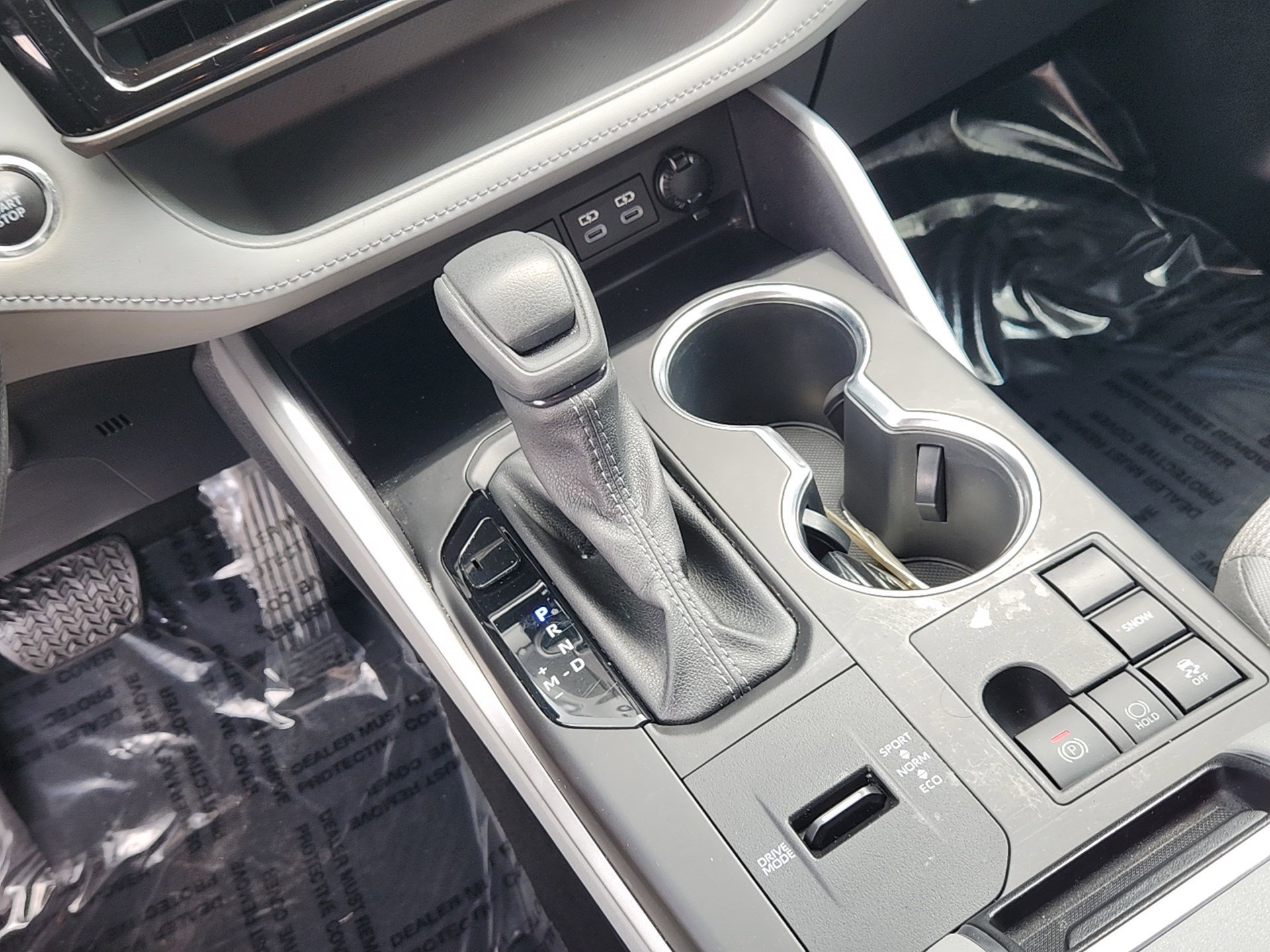 2023 Toyota Highlander L photo 15