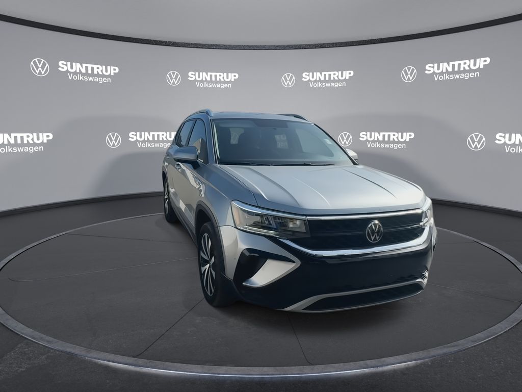 2022 Volkswagen Taos SE photo 3