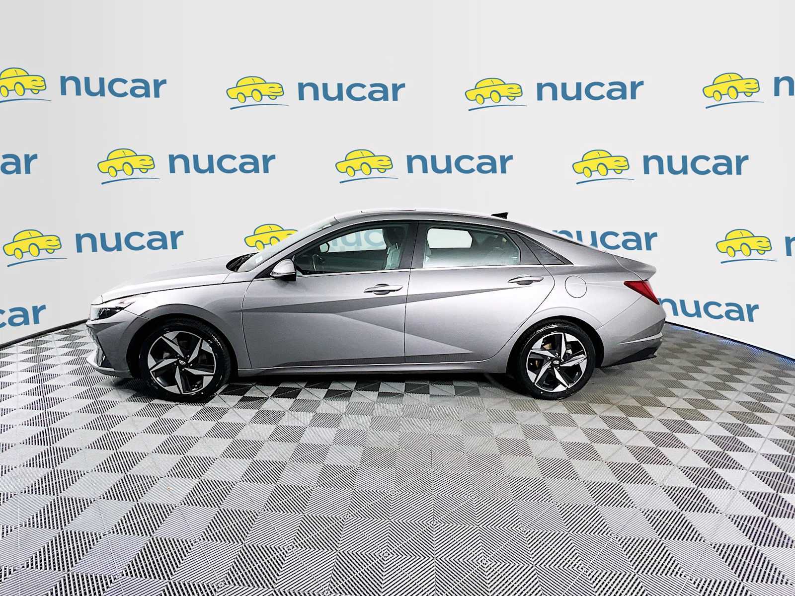 2023 Hyundai Elantra Limited photo 2