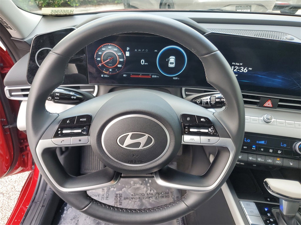 2025 Hyundai Elantra Limited photo 14