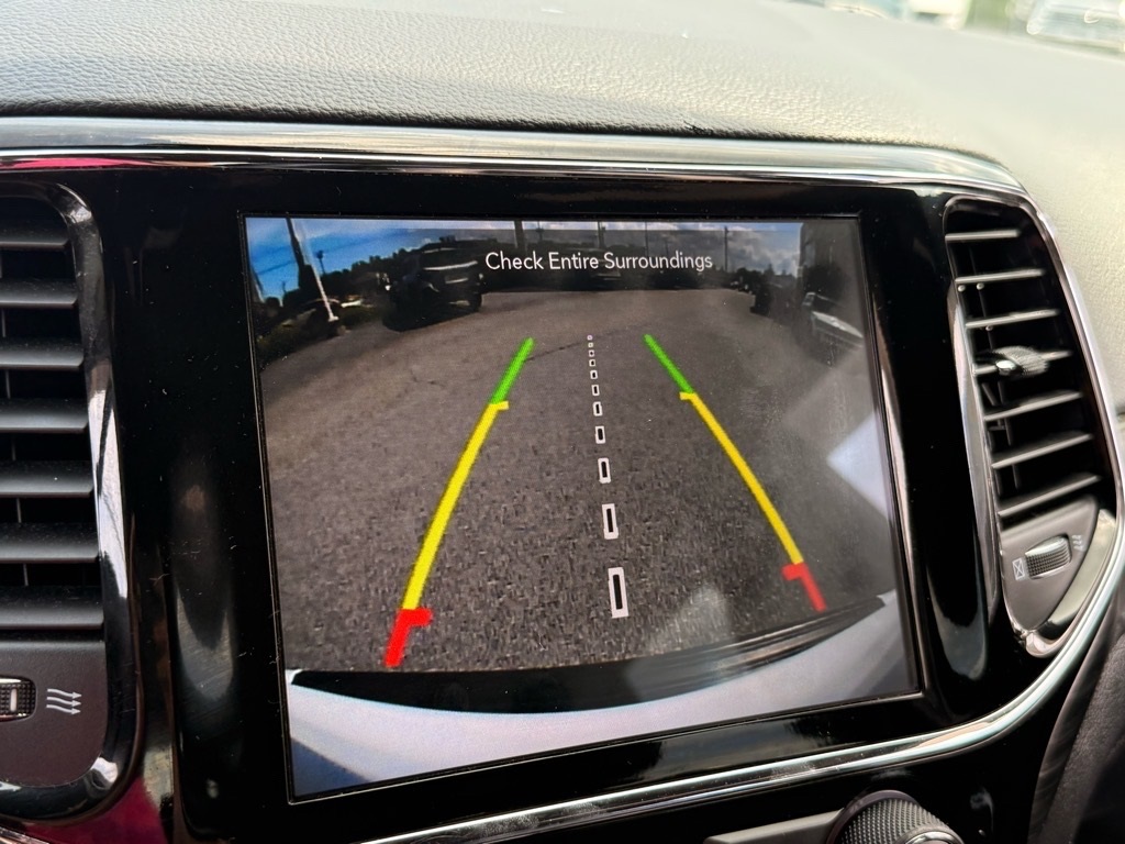 2020 Jeep Grand Cherokee Altitude photo 22