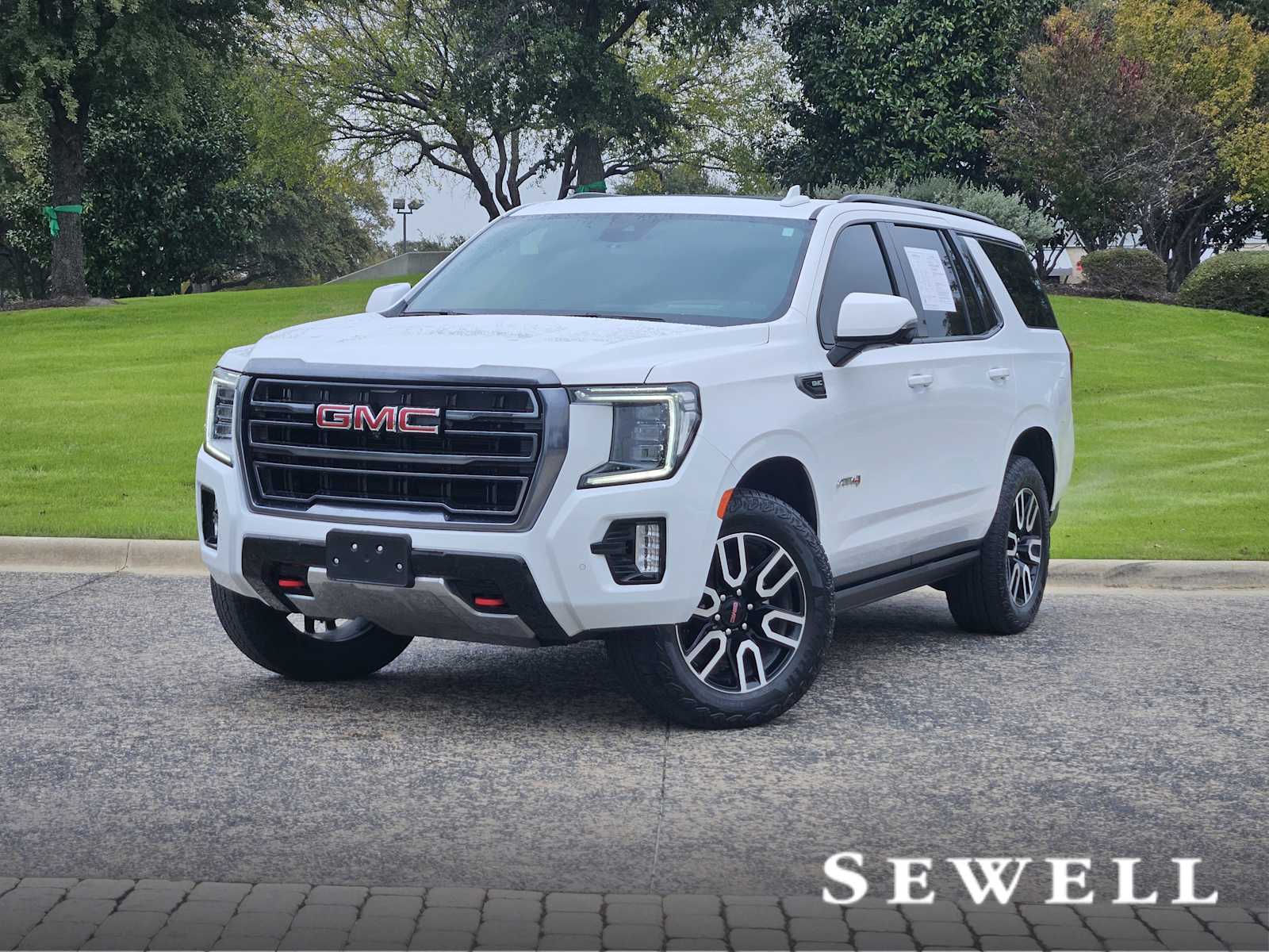 2024 GMC Yukon AT4's photo