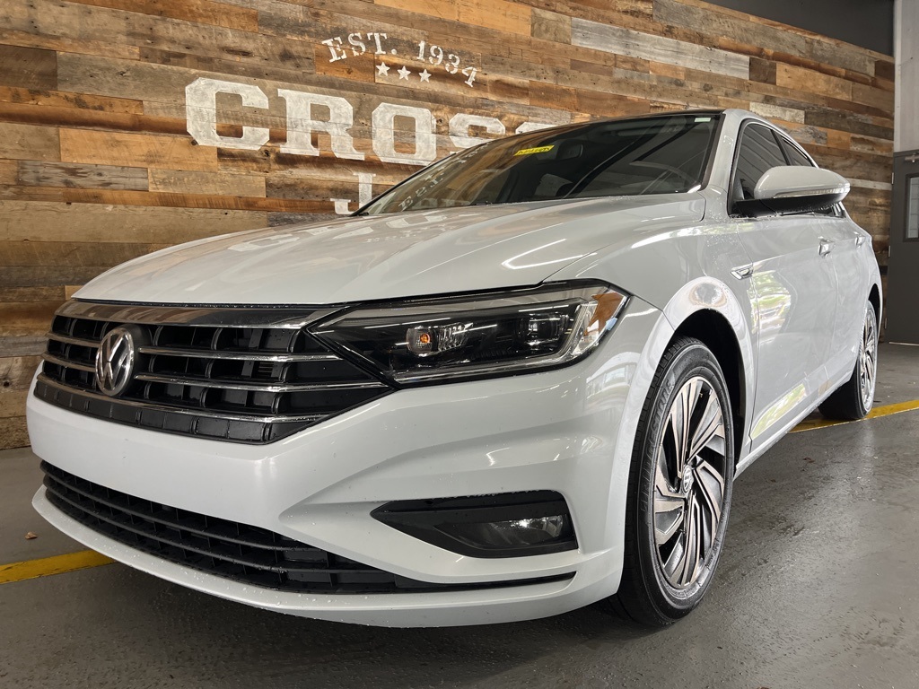2019 Volkswagen Jetta SEL Premium photo 2