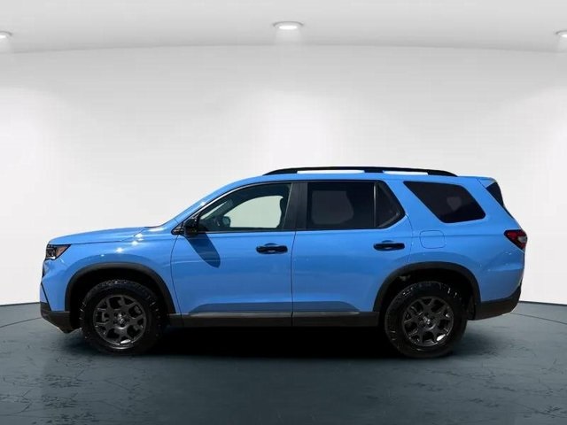 2025 Honda Pilot TrailSport photo 3
