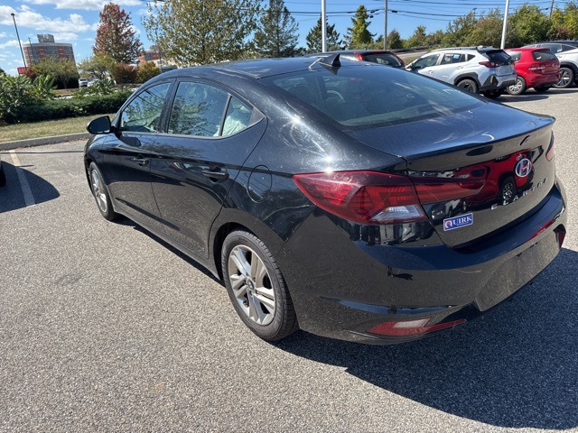 2019 Hyundai Elantra SEL photo 5