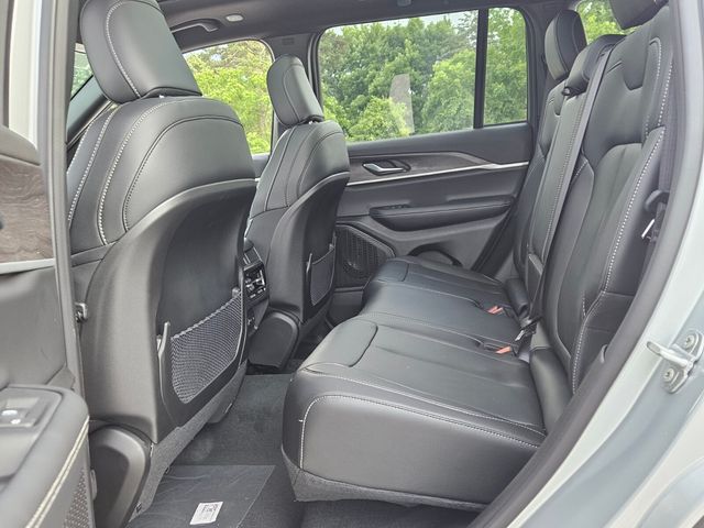 2025 Jeep Grand Cherokee Limited photo 6