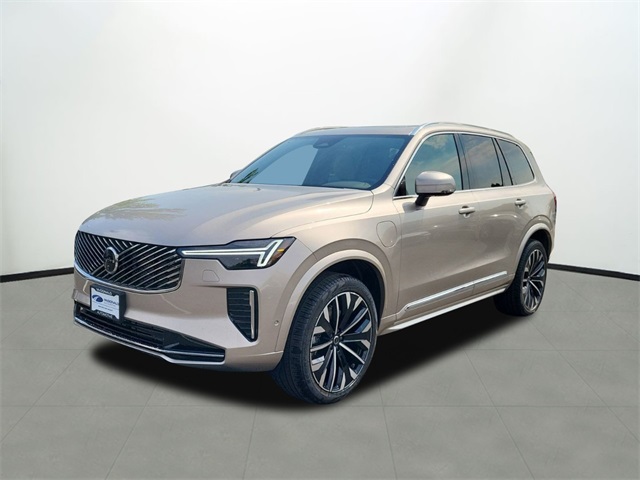 2026 Volvo XC90 Plus's photo