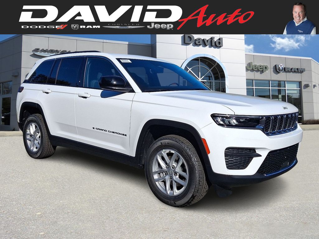 2025 Jeep Grand Cherokee Laredo's photo