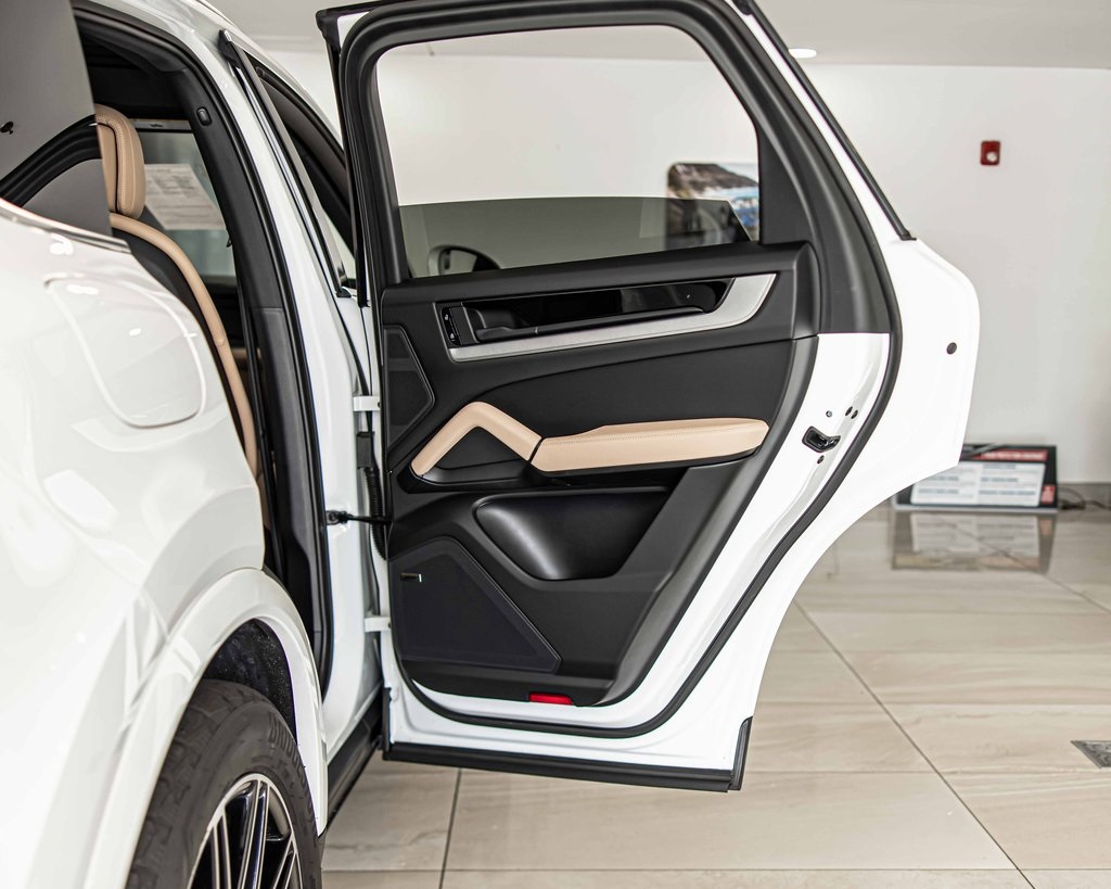 2025 PORSCHE CAYENNE - Image 37