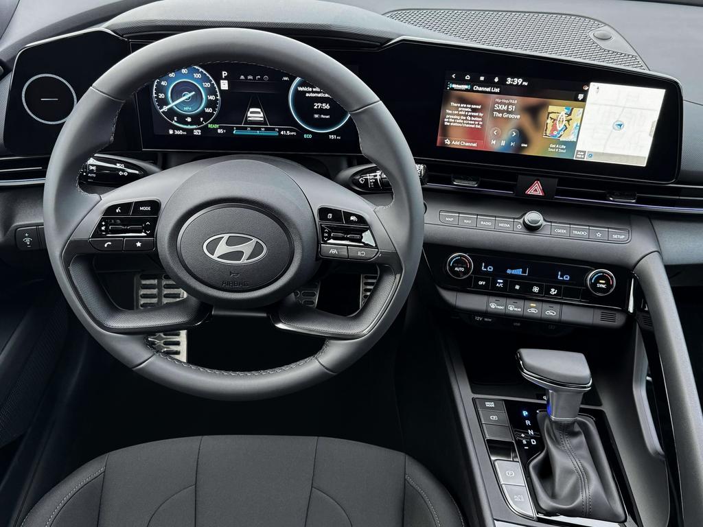 2025 Hyundai Elantra Hybrid SEL Sport photo 16