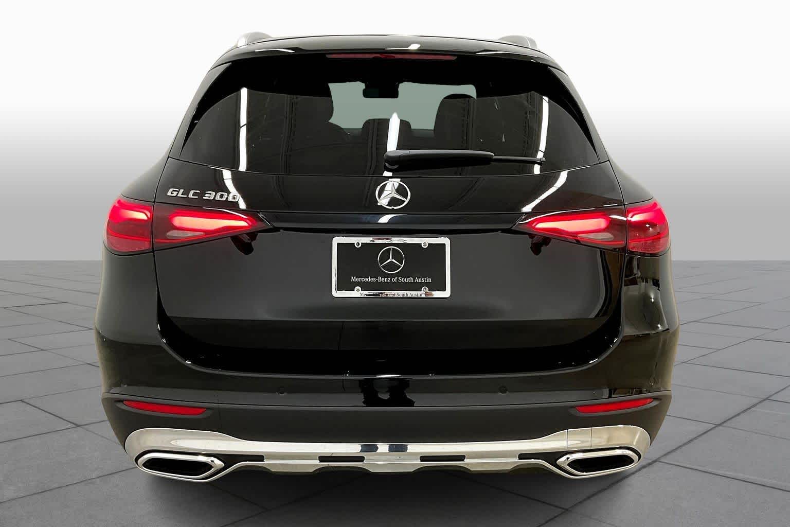 2026 Mercedes Benz GLC 300 photo 4