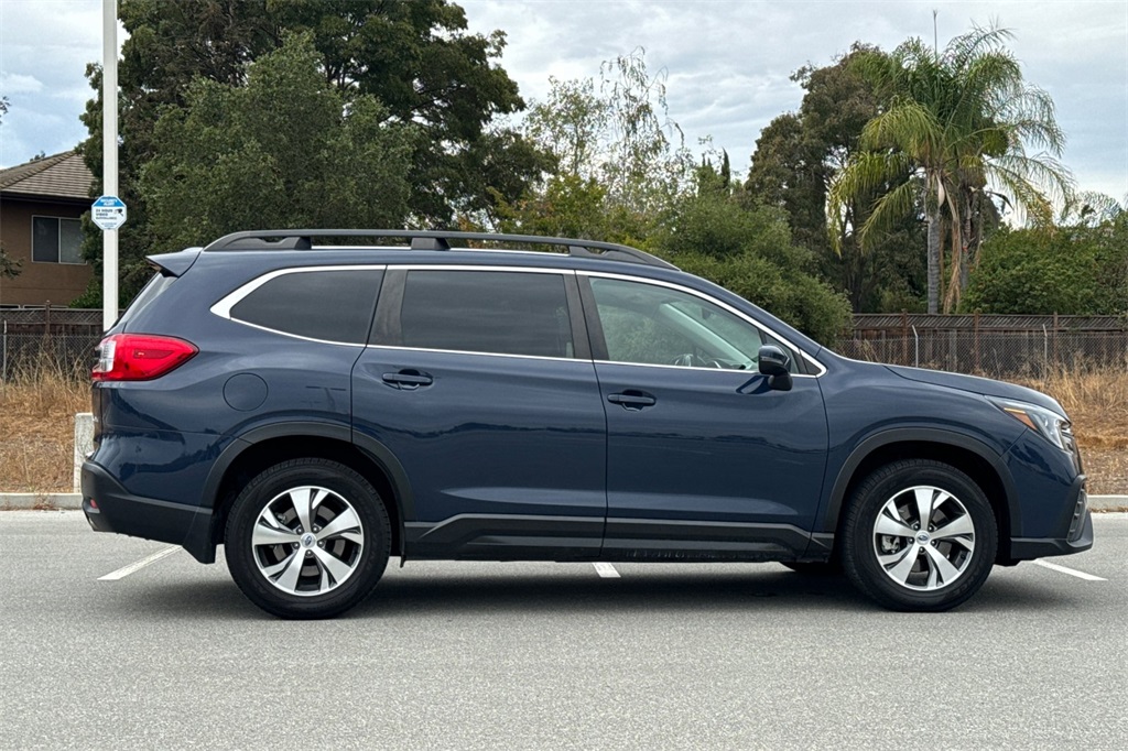 2023 Subaru Ascent Premium photo 2