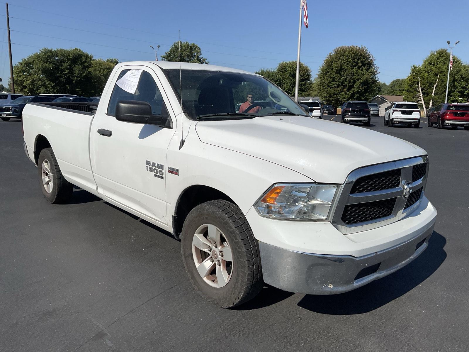 2019 Ram 1500 Classic Tradesman photo 3