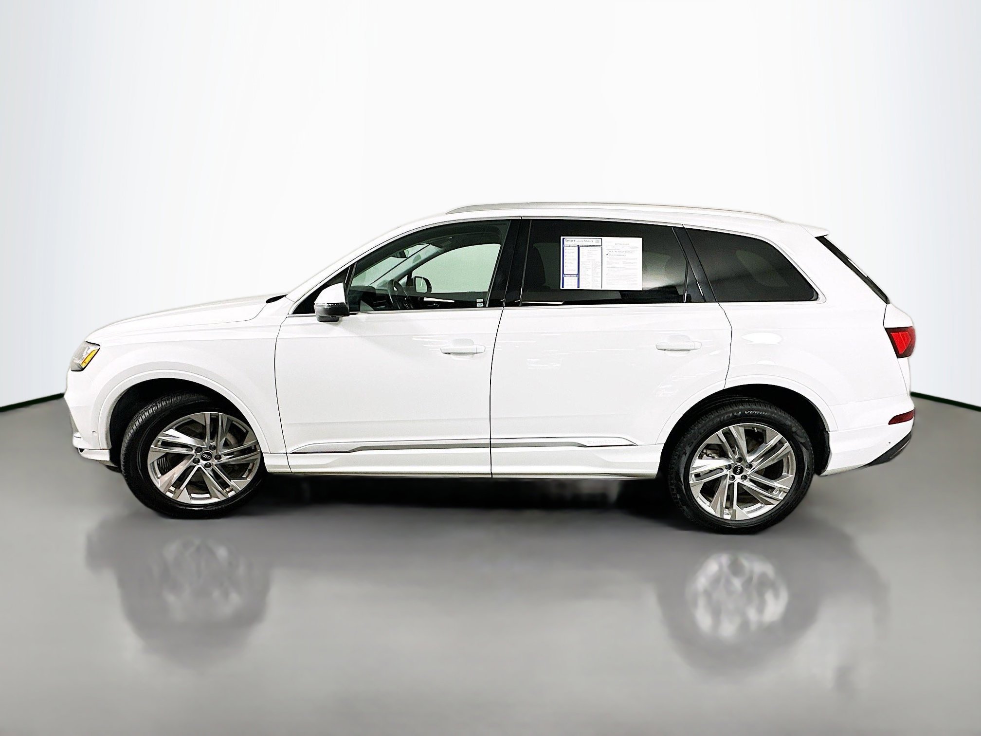 2023 Audi Q7 Premium Plus photo 2
