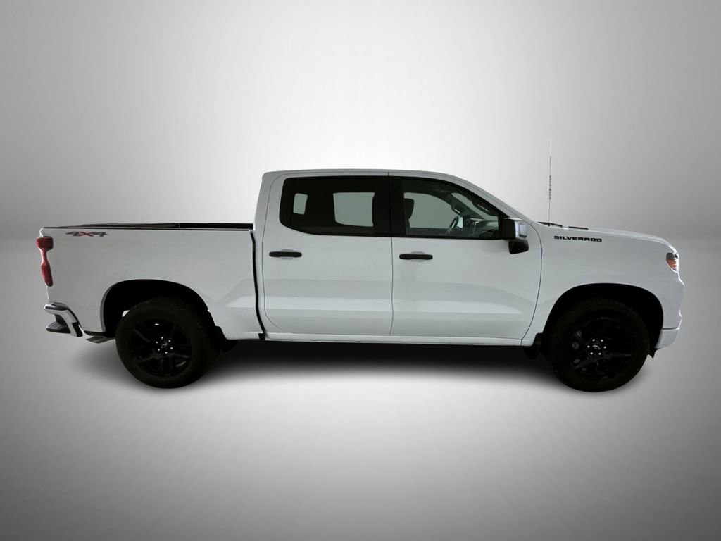 2026 Chevrolet Silverado 1500 Custom photo 4