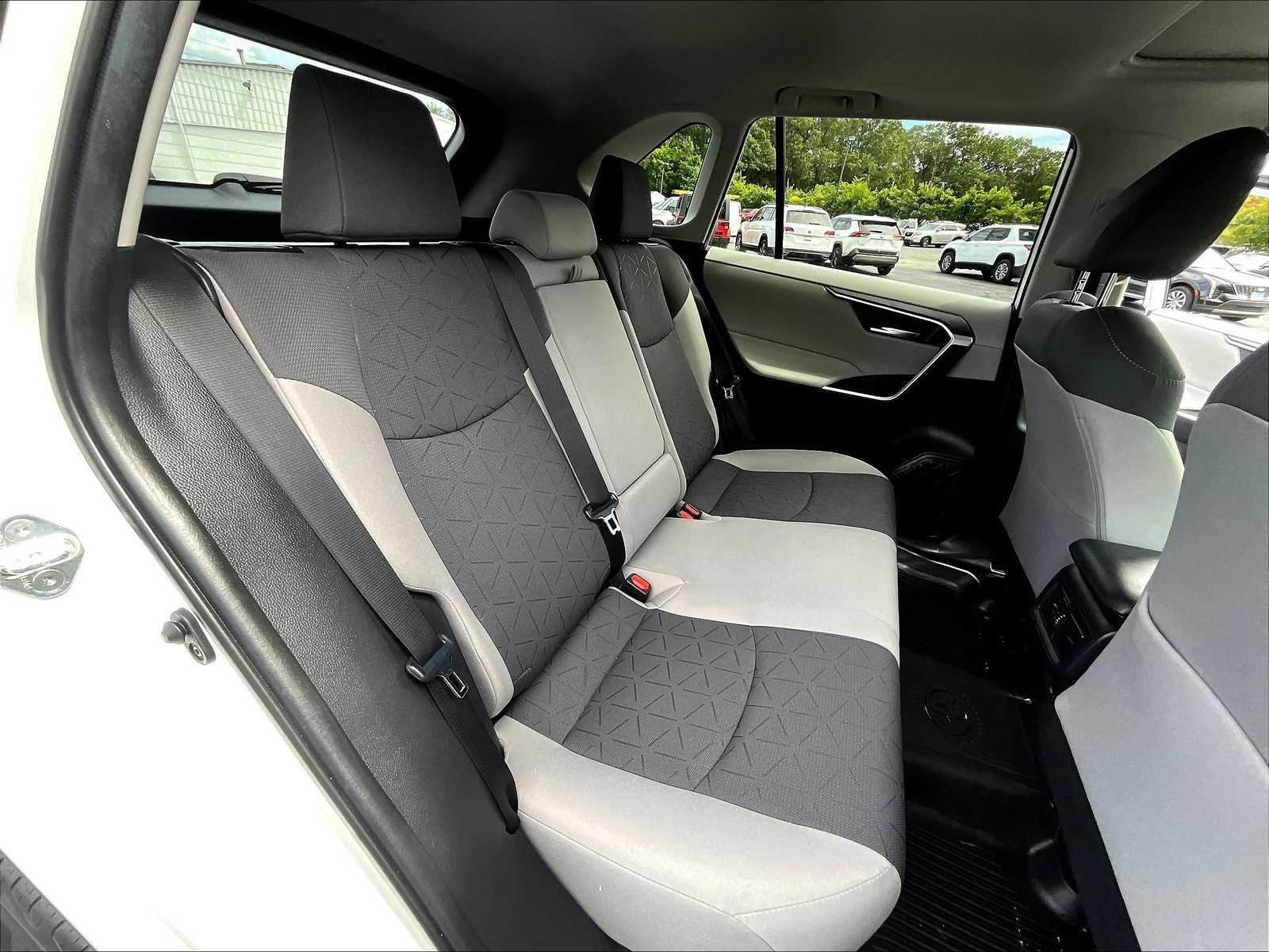 2023 Toyota RAV4 XLE photo 15