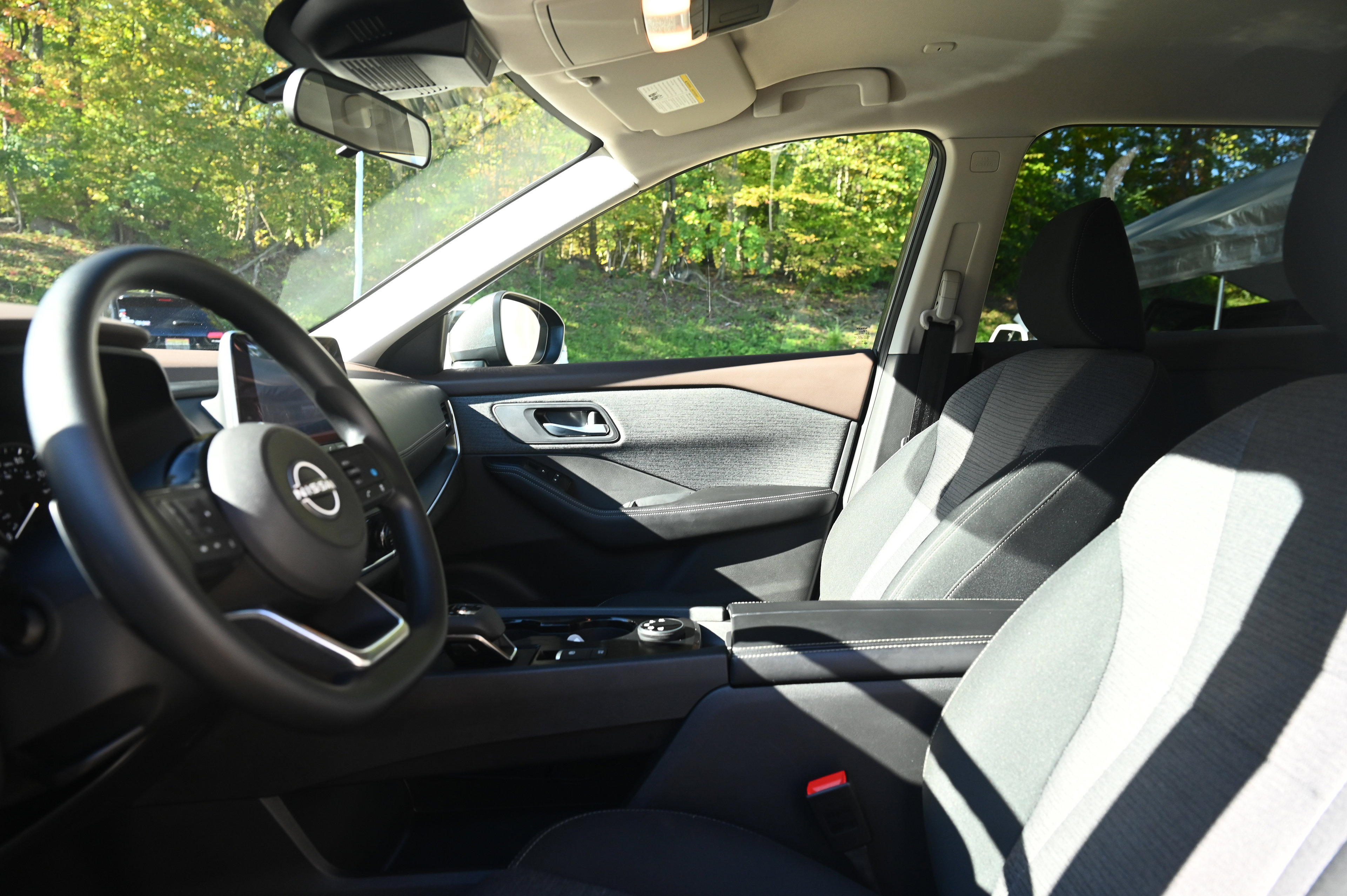 2023 Nissan Rogue SV photo 14