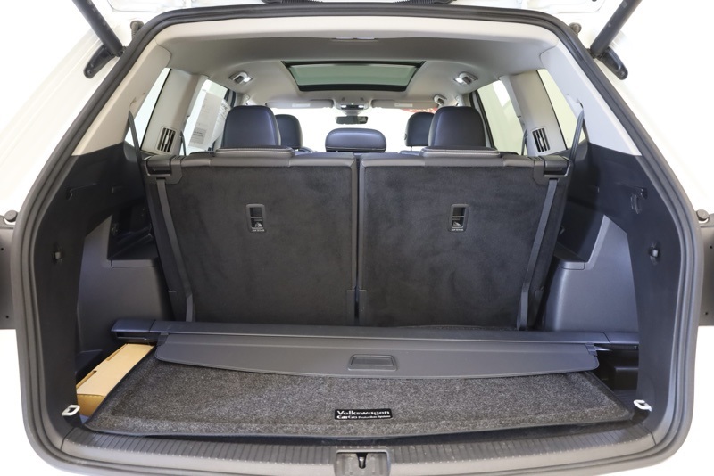 2024 Volkswagen Atlas SEL photo 32
