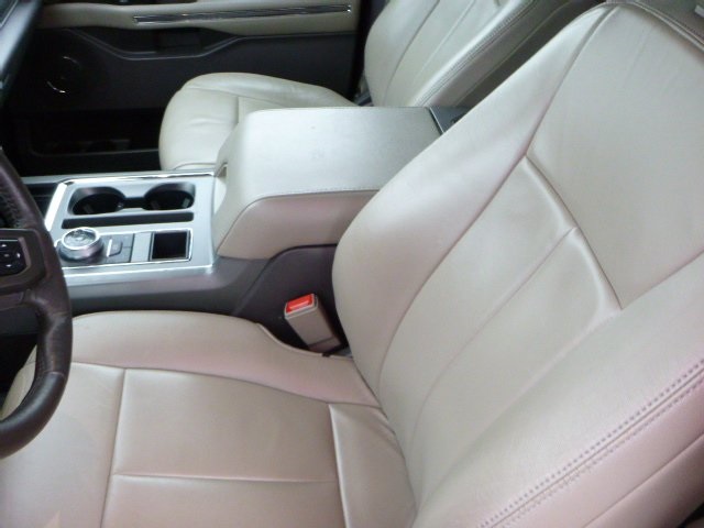 2020 Ford Expedition XLT photo 3