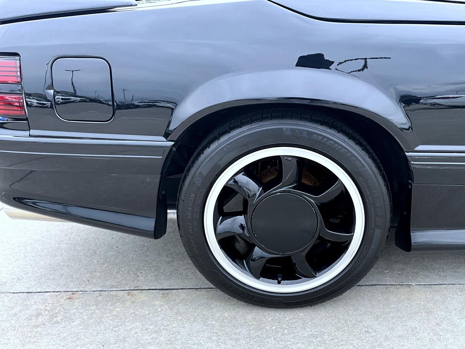 1990 Ford Mustang photo 17
