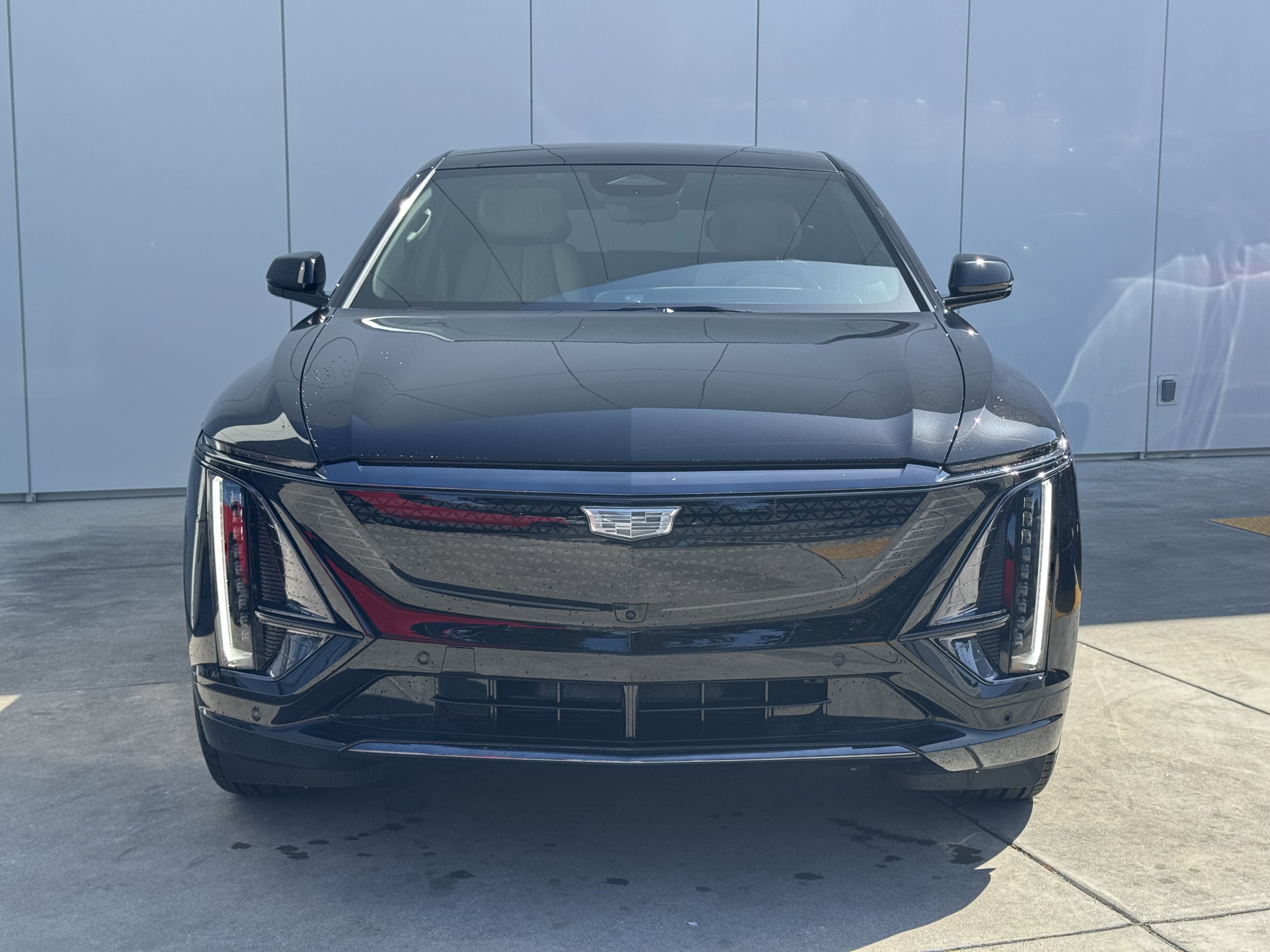 2025 Cadillac Lyriq Sport photo 2